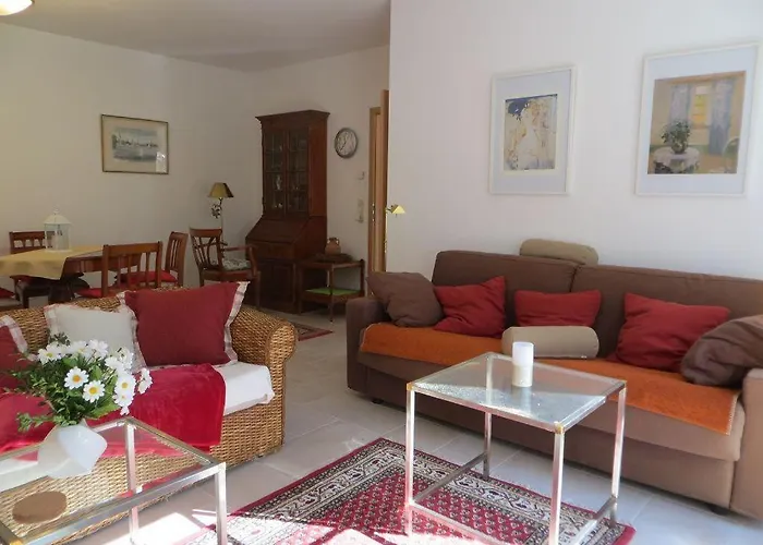 Weisses-haus-am-kurpark-fewo-gartenblick *