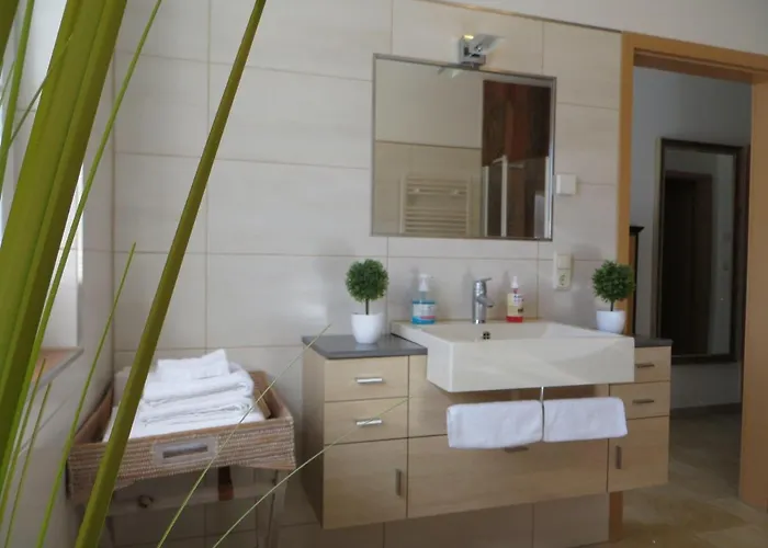 Weisses-haus-am-kurpark-fewo-gartenblick Lägenhet Quedlinburg